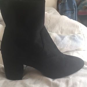 Black heel boots
